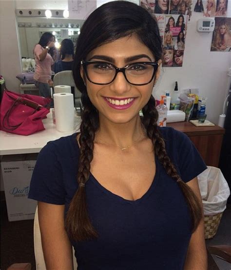 mia khalifa nuevo video|Mia Khalifa Videos Porno .